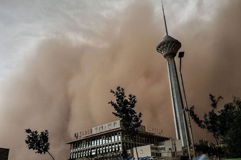 توفان گرد و غبار در نیمه غربی و جنوبی استان تهران