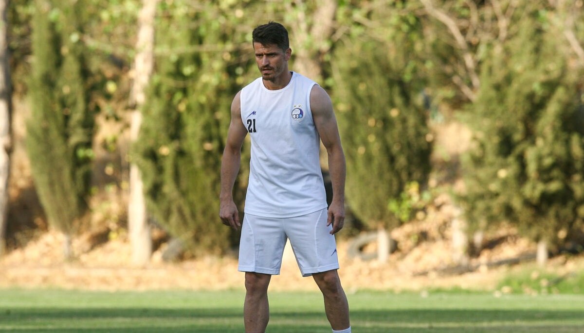 اتفاق غیرمنتظره و ناراحتی ستاره استقلال بعد از امضای قرارداد! اتفاق غیرمنتظره و ناراحتی ستاره استقلال بعد از امضای قرارداد!