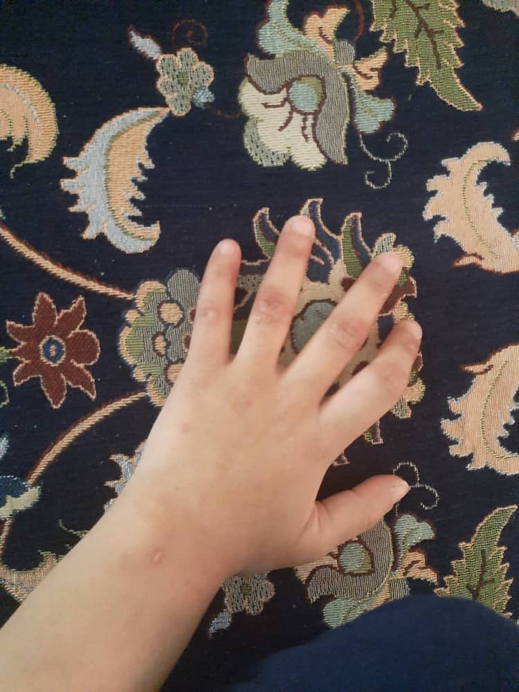 اذیت و آزار یک معلول جسمی ذهنی در مرکز نگهداری معلولان بنت الرسول اذیت و آزار یک معلول جسمی ذهنی در مرکز نگهداری معلولان بنت الرسول