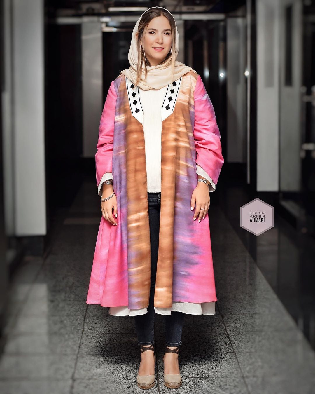 تیپ صورتی ستاره پسیانی در اکران فیلم دوزیست + عکس