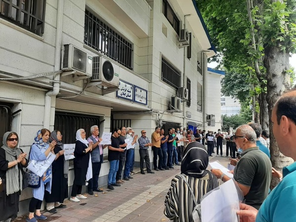 تجمع اعتراضی معلمان طرح مهر‌آفرین برای مشمول شدن در رتبه‌بندی معلمان