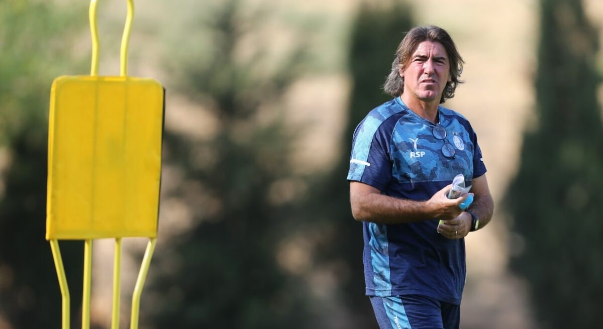 تعجب بازیکنان از رفتار ساپینتو ؛ اتفاقات جالب در رختکن استقلال تعجب بازیکنان از رفتار ساپینتو ؛ اتفاقات جالب در رختکن استقلال