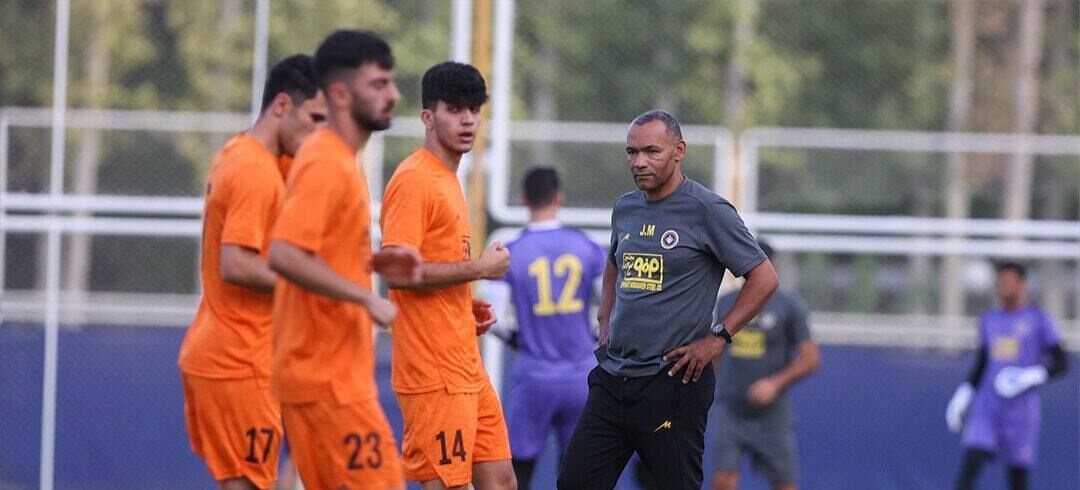 سلاح مورایس برای دیدار با استقلال لو رفت سلاح مورایس برای دیدار با استقلال لو رفت