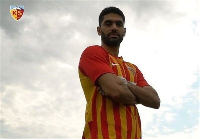 نامهای که مانع از استقلالی شدن این بمب بزرگ شد نامهای که مانع از استقلالی شدن این بمب بزرگ شد