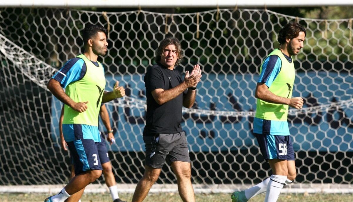 ساپینتو کار دو ستاره محبوب استقلال را سخت کرد ساپینتو کار دو ستاره محبوب استقلال را سخت کرد