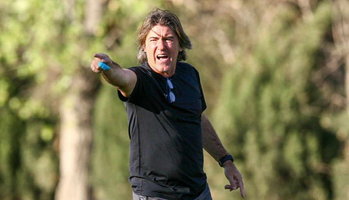 خشم ساپینتو از یک سوال جنجالی ؛ سرمربی استقلال به سیم آخر زد خشم ساپینتو از یک سوال جنجالی ؛ سرمربی استقلال به سیم آخر زد