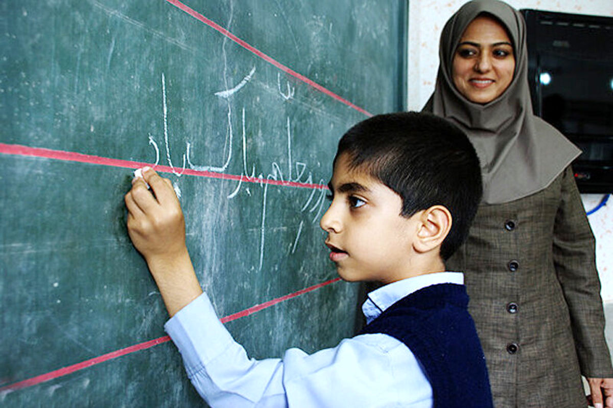 وضعیت معلمان طرح مهرآفرین در رتبه بندی معلمان مشخص شود