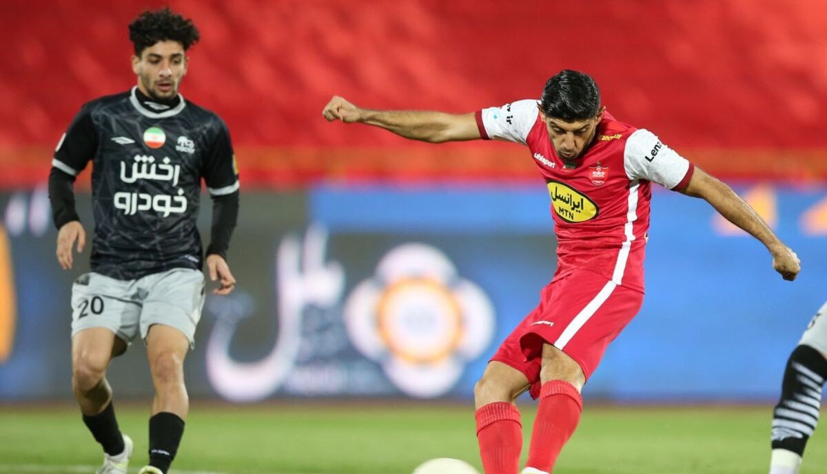 تصمیم عجیب گلمحمدی باعث باخت پرسپولیس ؟ تصمیم عجیب گلمحمدی باعث باخت پرسپولیس ؟