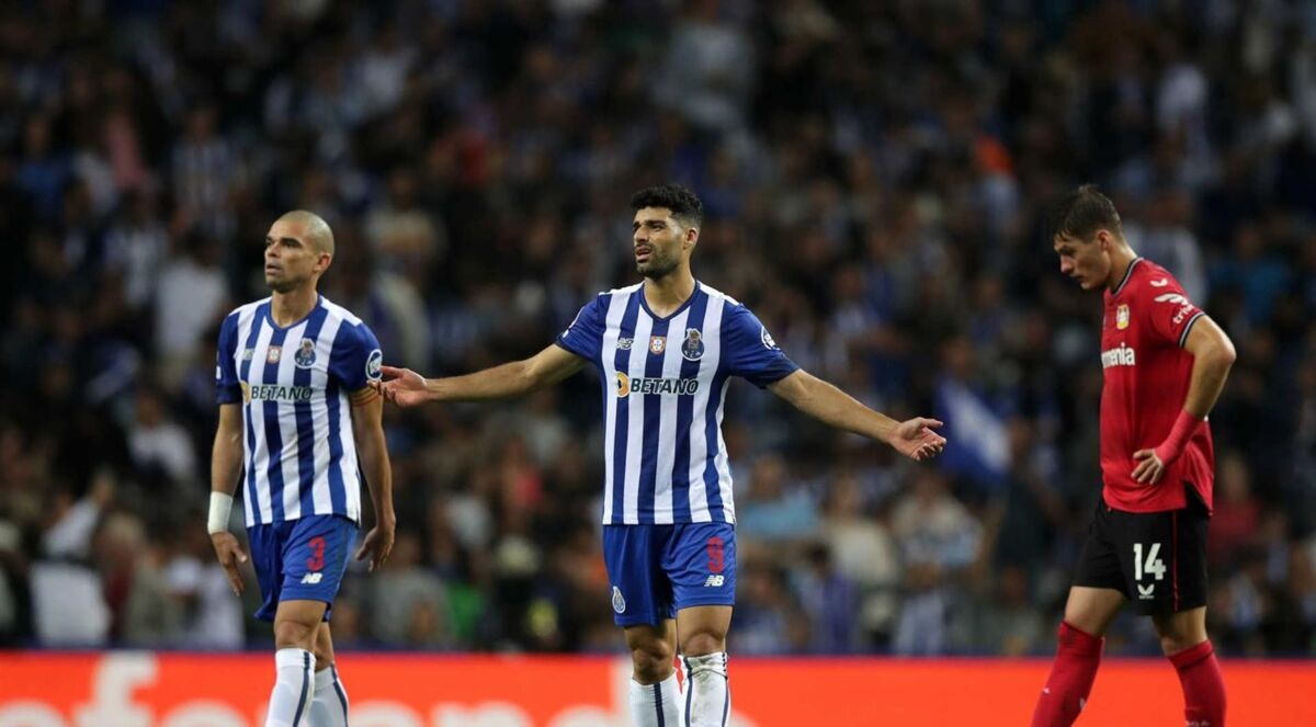 انتخاب کارلوس کیروش بین مهدی طارمی و سردار آزمون مشخص شد انتخاب کارلوس کیروش بین مهدی طارمی و سردار آزمون مشخص شد