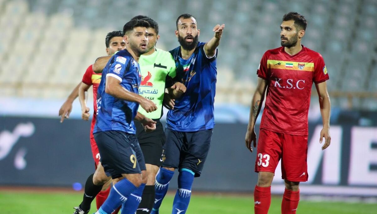 هواداران استقلال سردار آجورلو را شستند و پهن کردند