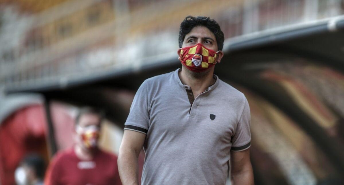 حمله مدیر سرخپوشان به مصاحبه استقلالیها حمله مدیر سرخپوشان به مصاحبه استقلالیها