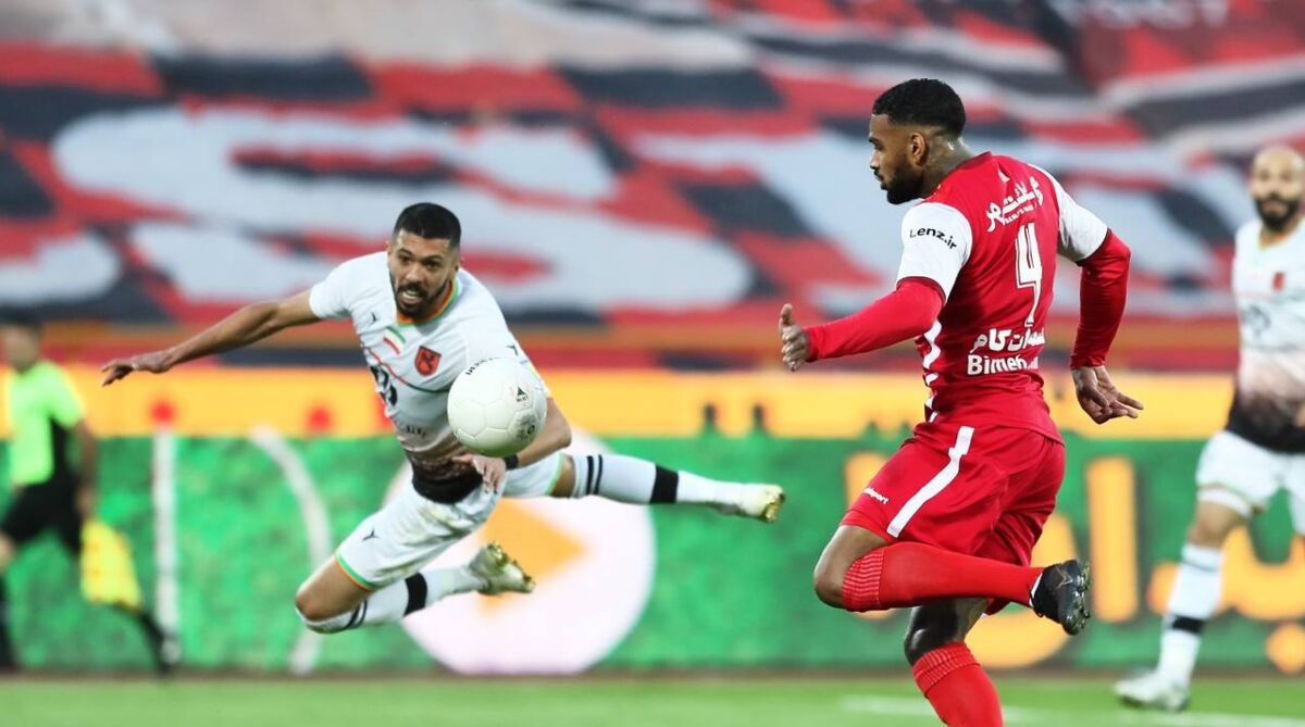 کسی جلودار یورگن لوکادیا در پرسپولیس نیست