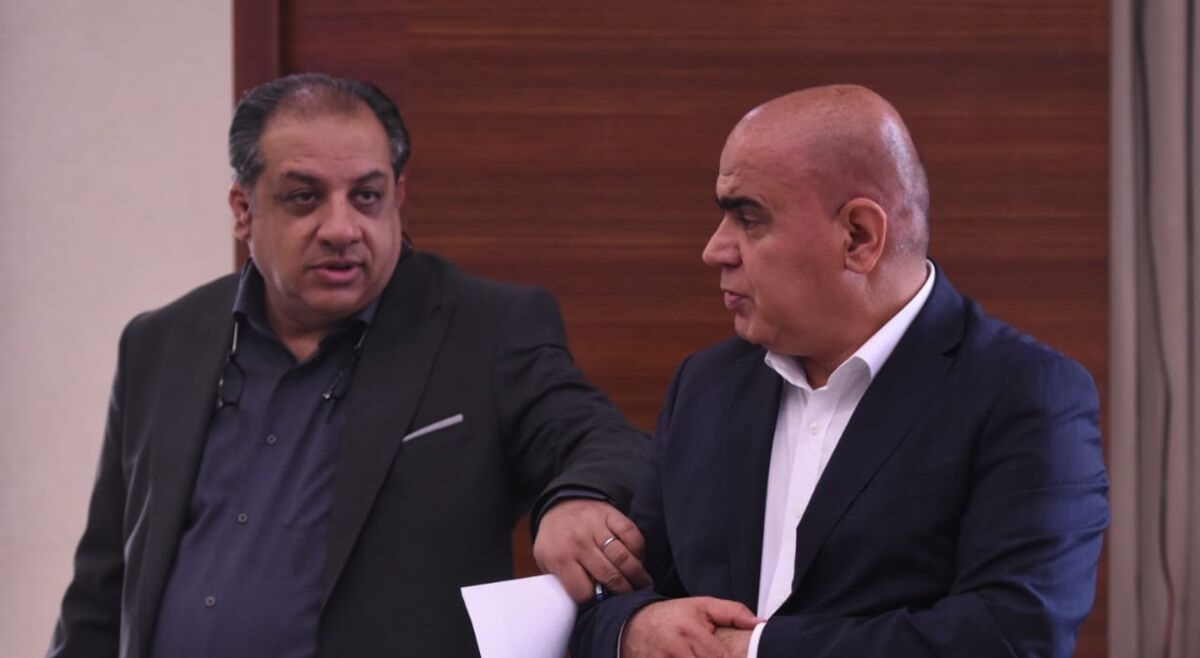 برای مسئله استقلال باید به فیفا ایمیل بزنیم برای مسئله استقلال باید به فیفا ایمیل بزنیم