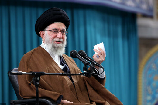 رهبر انقلاب:می‌گفتند تصاویر پهپاد‌های ایرانی فتوشاپ است؛حالا می‌گویند که پهپاد‌های ایرانی خیلی خطرناک است/نگذارید نخبه از دانشگاه مأیوس بشود