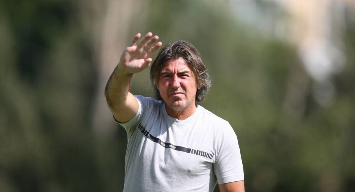 حق با کی روش است یا سرمربی استقلال؟ حق با کی روش است یا سرمربی استقلال؟