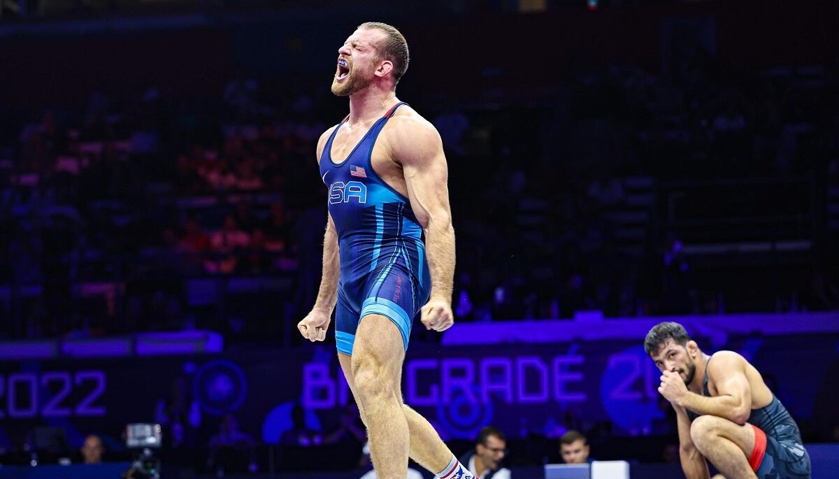 حسن یزدانی از عرش به فرش رسید!