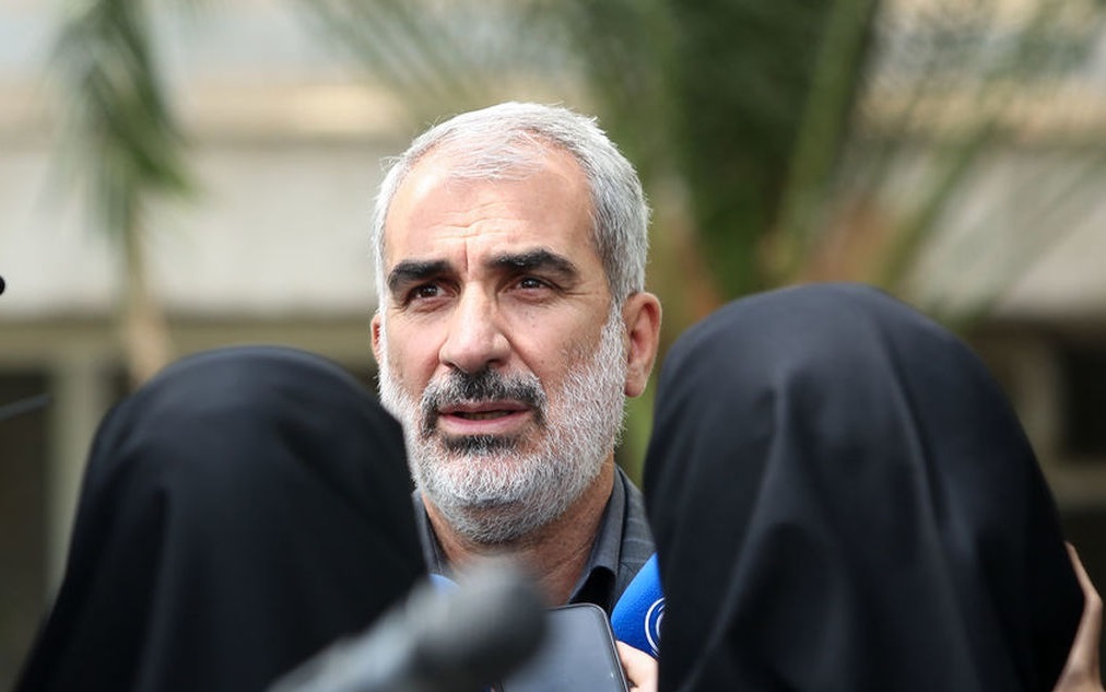 وزیر آموزش و پرورش: دانش آموز زندانی و بازداشتی نداریم وزیر آموزش و پرورش: دانش آموز زندانی و بازداشتی نداریم