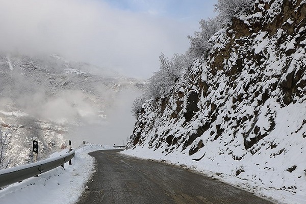بارش برف و باران در جاده‌های ۹ استان