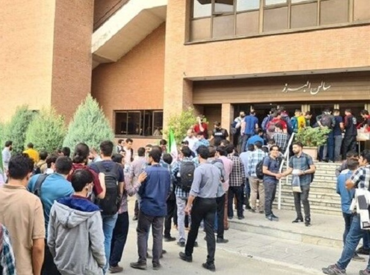 درخواست دانشگاه شریف برای اخراج دانشجویان معترض!