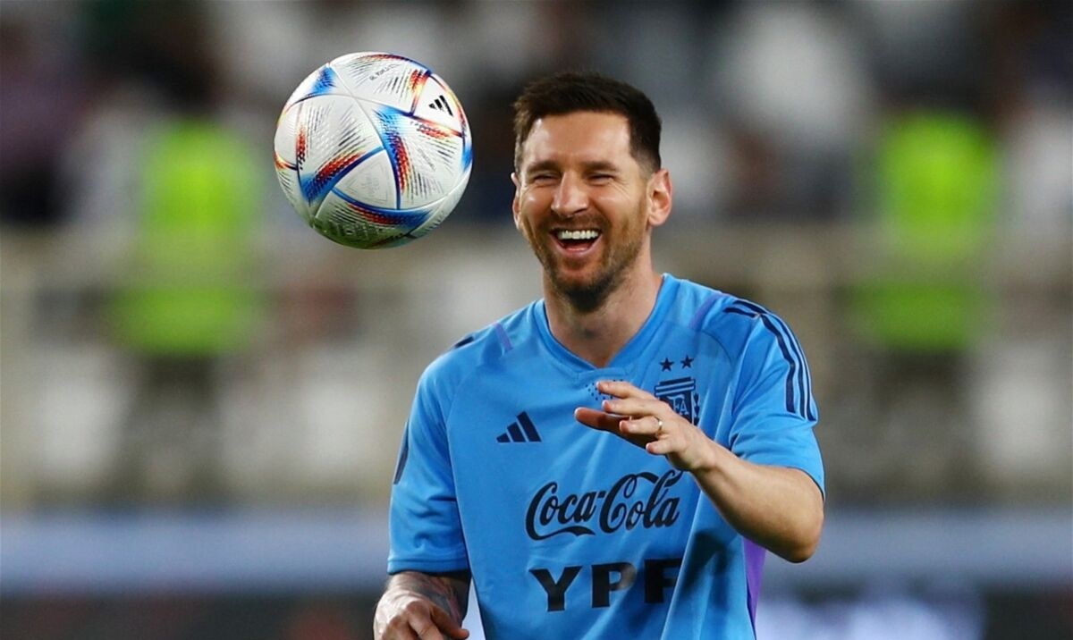 به «لیونل مسی» دست نزنند!