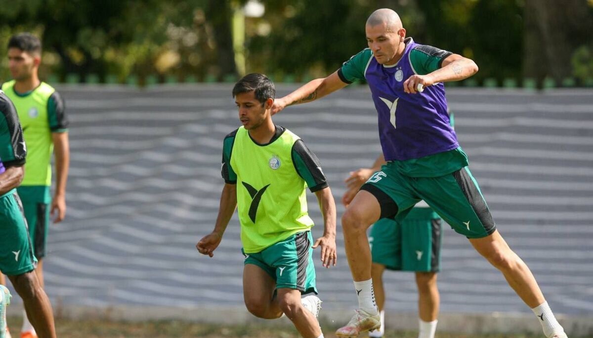 طلسم عجیب خرید بزرگ استقلال