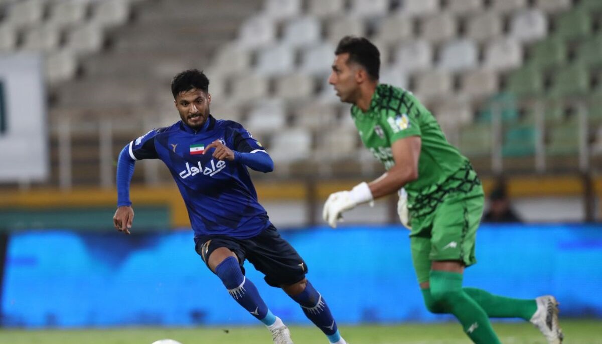 خطر بیخ گوش محمد محبی