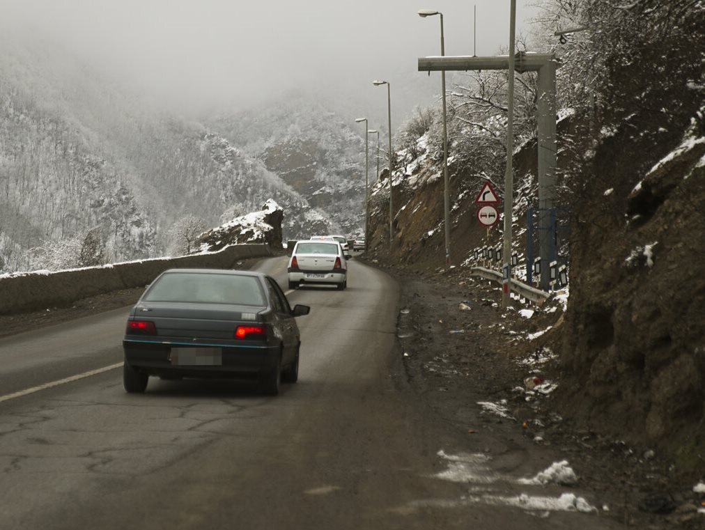 وضعیت جاده‌ها و راه‌ها، امروز ۱۵ آذر ۱۴۰۱ / بارش برف در جاده چالوس و راه‌های ۳ استان