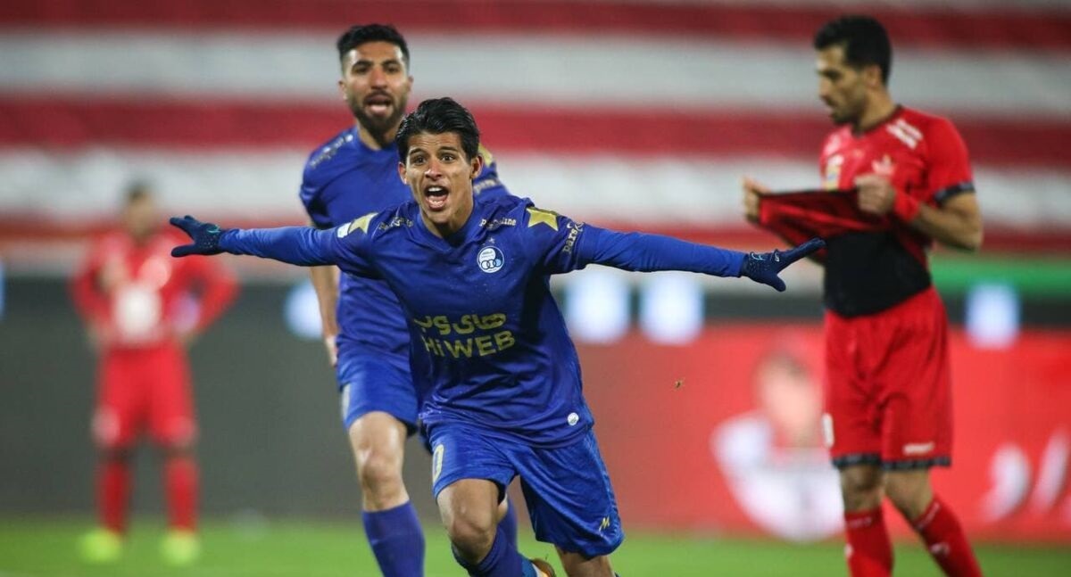 وقتی ستاره استقلال به پرسپولیس بله گفت! وقتی ستاره استقلال به پرسپولیس بله گفت!