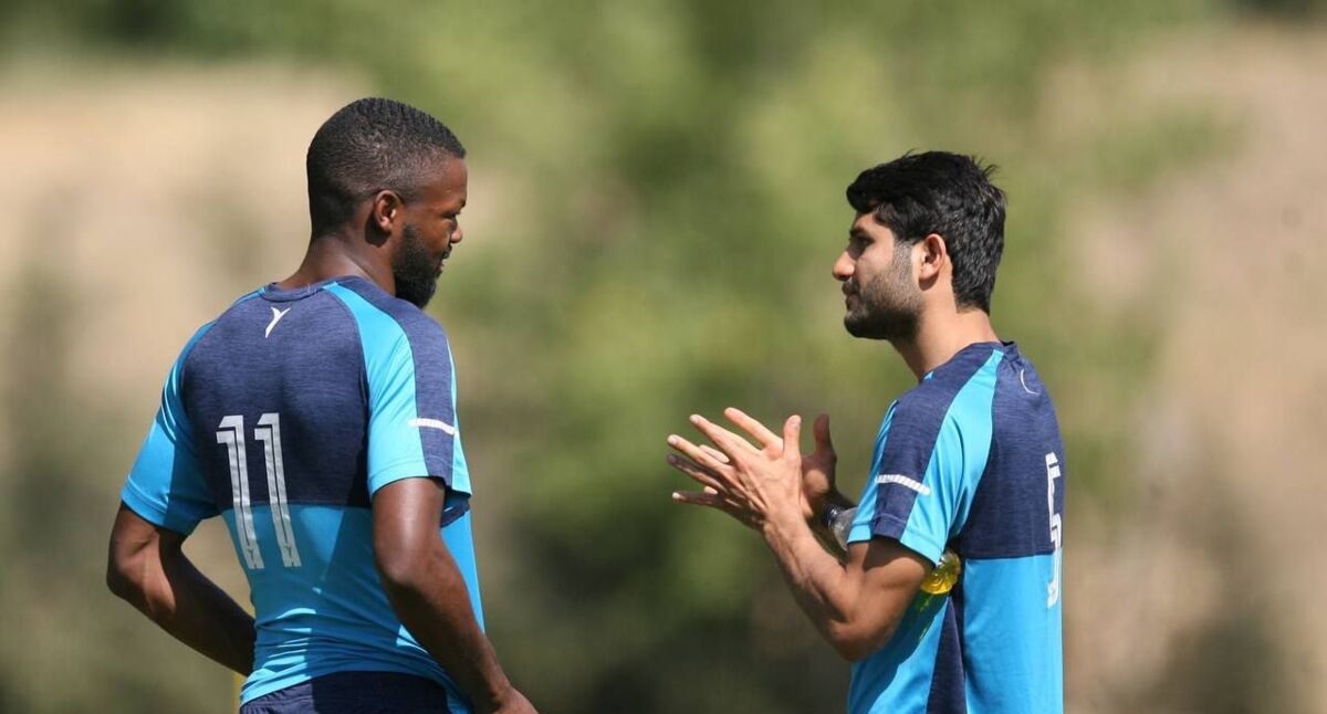 پنالتی زن اول استقلال برای دربی مشخص شد پنالتی زن اول استقلال برای دربی مشخص شد