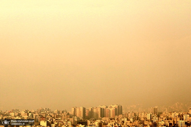 توضیحات سه عضو شورای شهر تهران در خصوص آلودگی هوای پایتخت: 60 تا 70 درصد از علت آلودگی هوا مربوط به منابع متحرک و 30 الی 40 درصد از آن هم به منابع دیگر شامل صنایع و نیروگاه‌ها برمی‌گردد