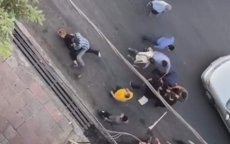 فیلم متاثرکننده از بازداشت یک زن و مرد معترض