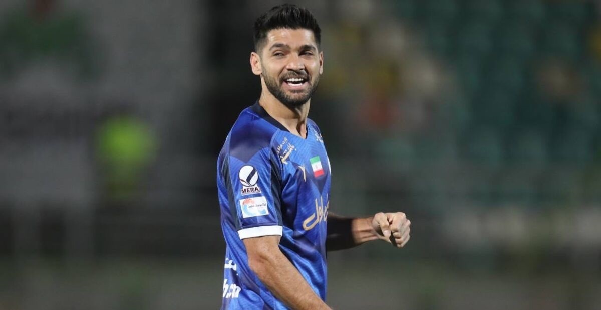 حمله تند ستاره استقلال به کارلوس کی روش حمله تند ستاره استقلال به کارلوس کی روش