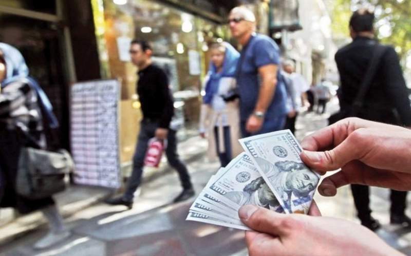 درآمد ۳۰ میلیونی دلال ارز در هر روز! درآمد ۳۰ میلیونی دلال ارز در هر روز!