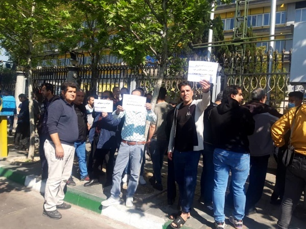 تجمع صنفی کارگران داروگر تهران مقابل ساختمان وزارت کار