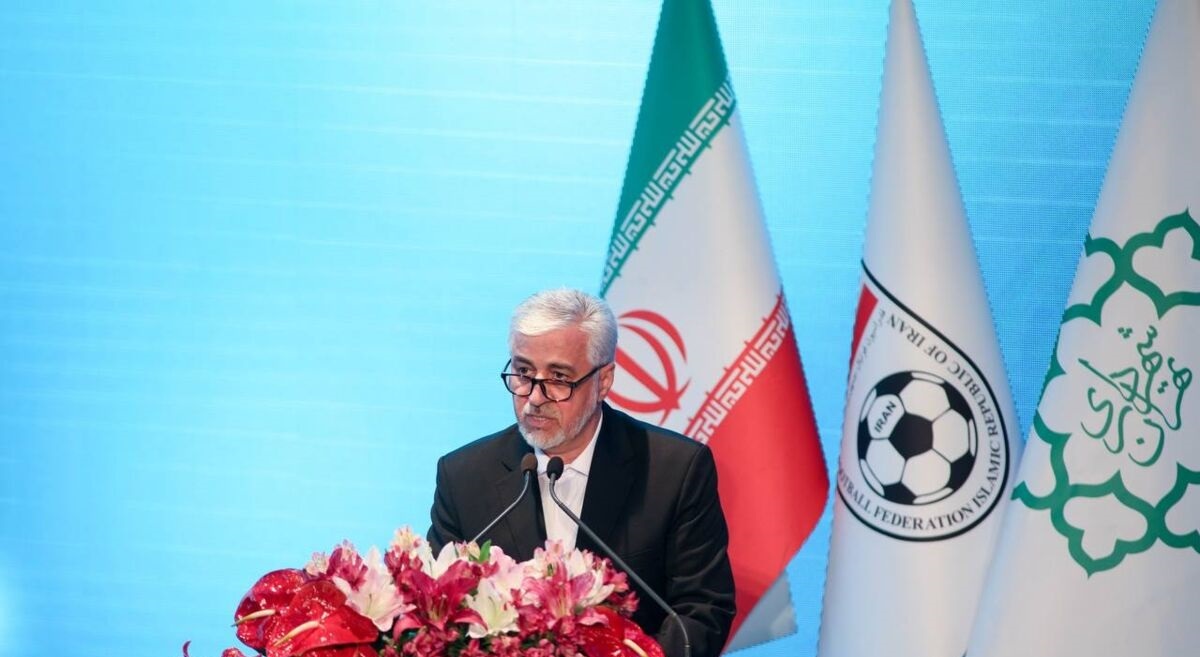 آب پاکی حمید سجادی وزیر ورزش و جوانان روی دست استقلال