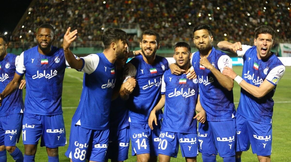 این استقلال دست از قهرمانی نمی‌کشد