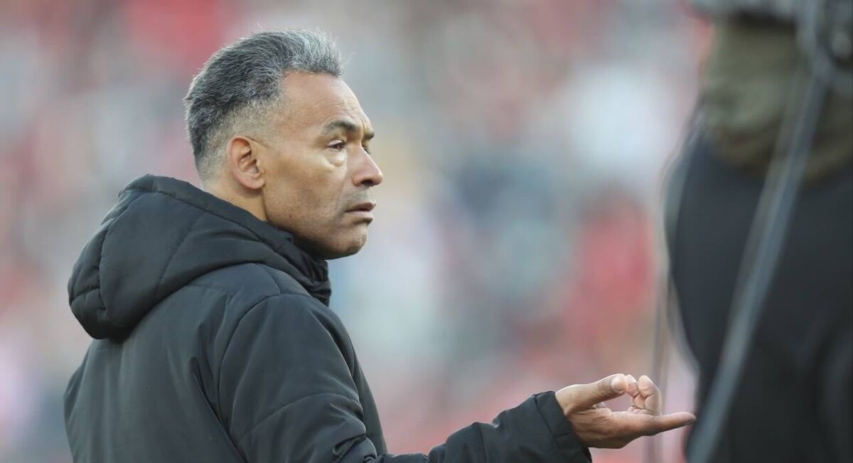 کنایه سنگین سرمربی سپاهان به سرخپوشان کنایه سنگین سرمربی سپاهان به سرخپوشان