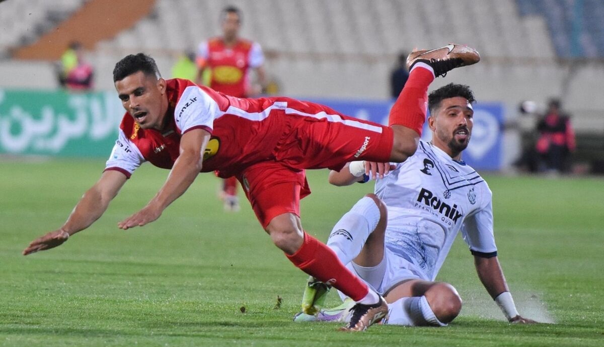 همای سعادت روی شانه های ستاره پرسپولیس