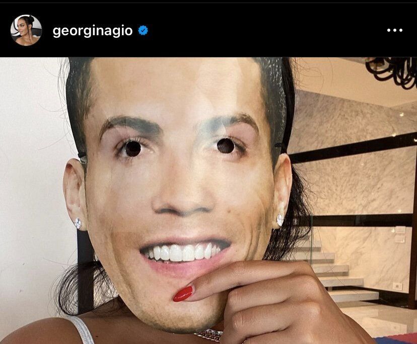 شوخی جالب جورجینا با رونالدو!+عکس شوخی جالب جورجینا با رونالدو!+عکس