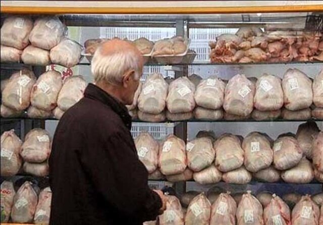 قیمت هر کیلو مرغ به ۸۴ هزار تومان رسید / رئیس اتحادیه: کیلویی ۶۳ هزار تومان است، فروش بالاتر تخلف است