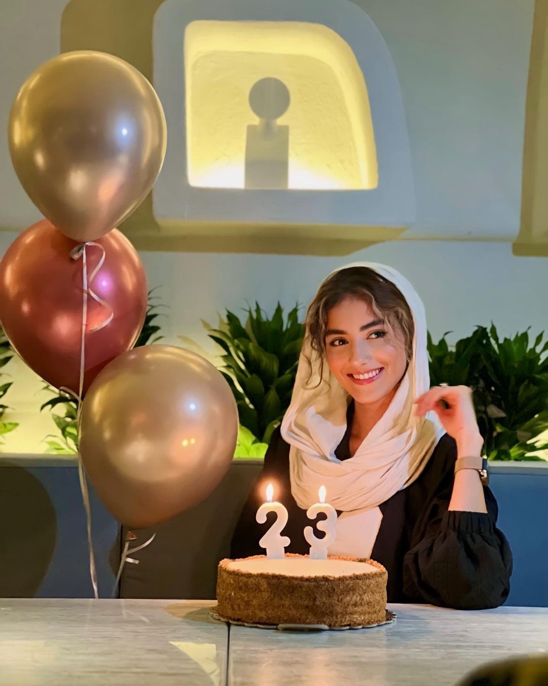 جنجال عکس‌ جشن تولد بازیگر زن