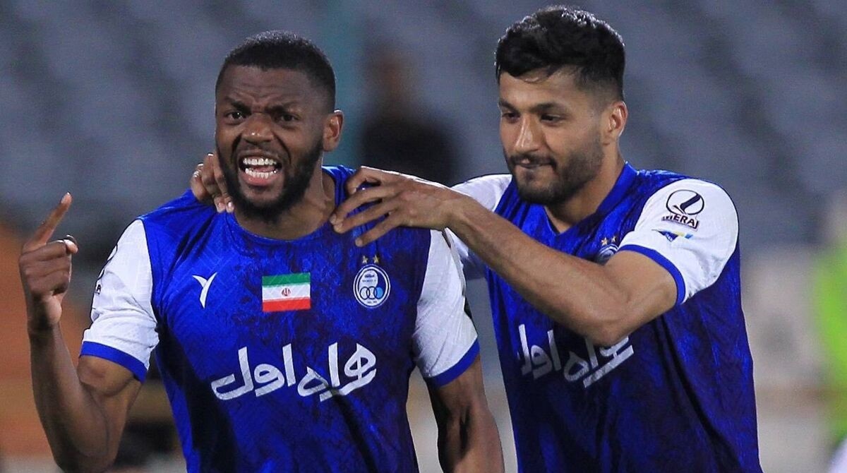 پنالتی زن اول استقلال در نبود آرتور کوین یامگا پنالتی زن اول استقلال در نبود آرتور کوین یامگا