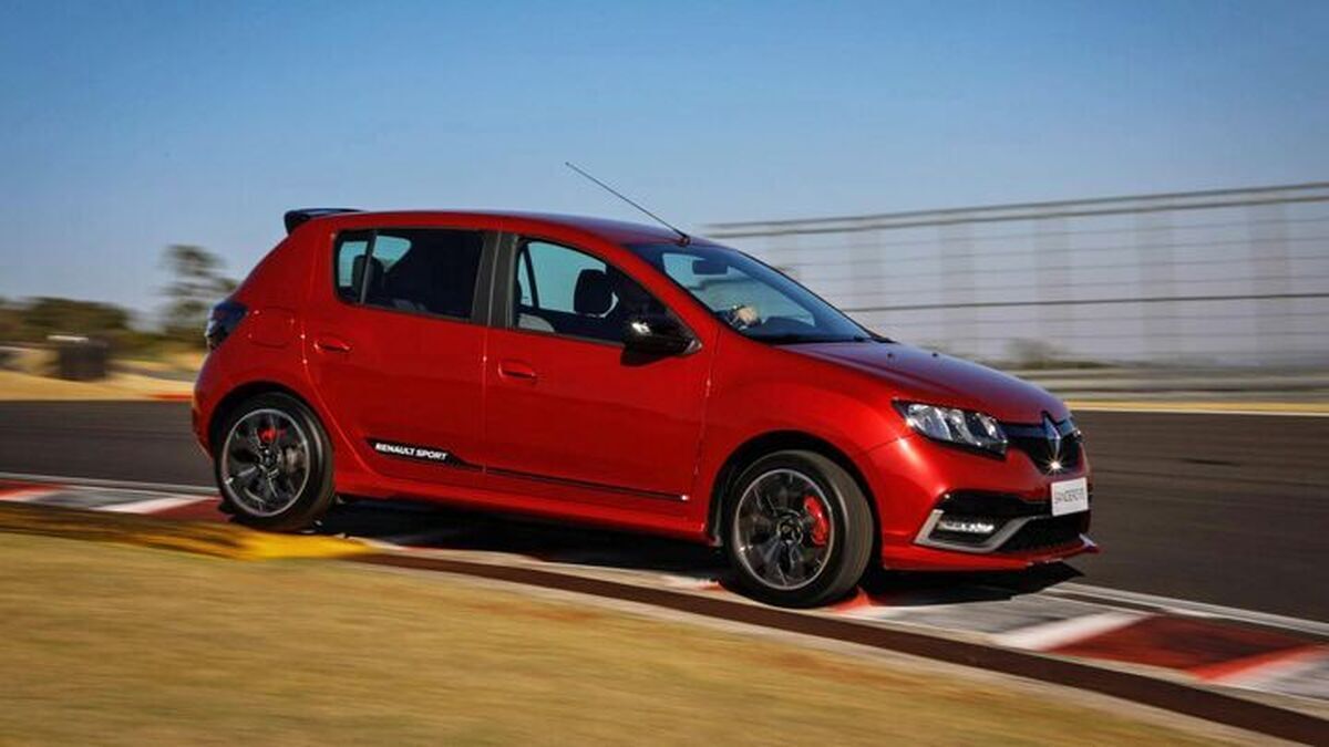 قیمت ساندرو به ۸۰۰ میلیون تومان رسید + جدول قیمت