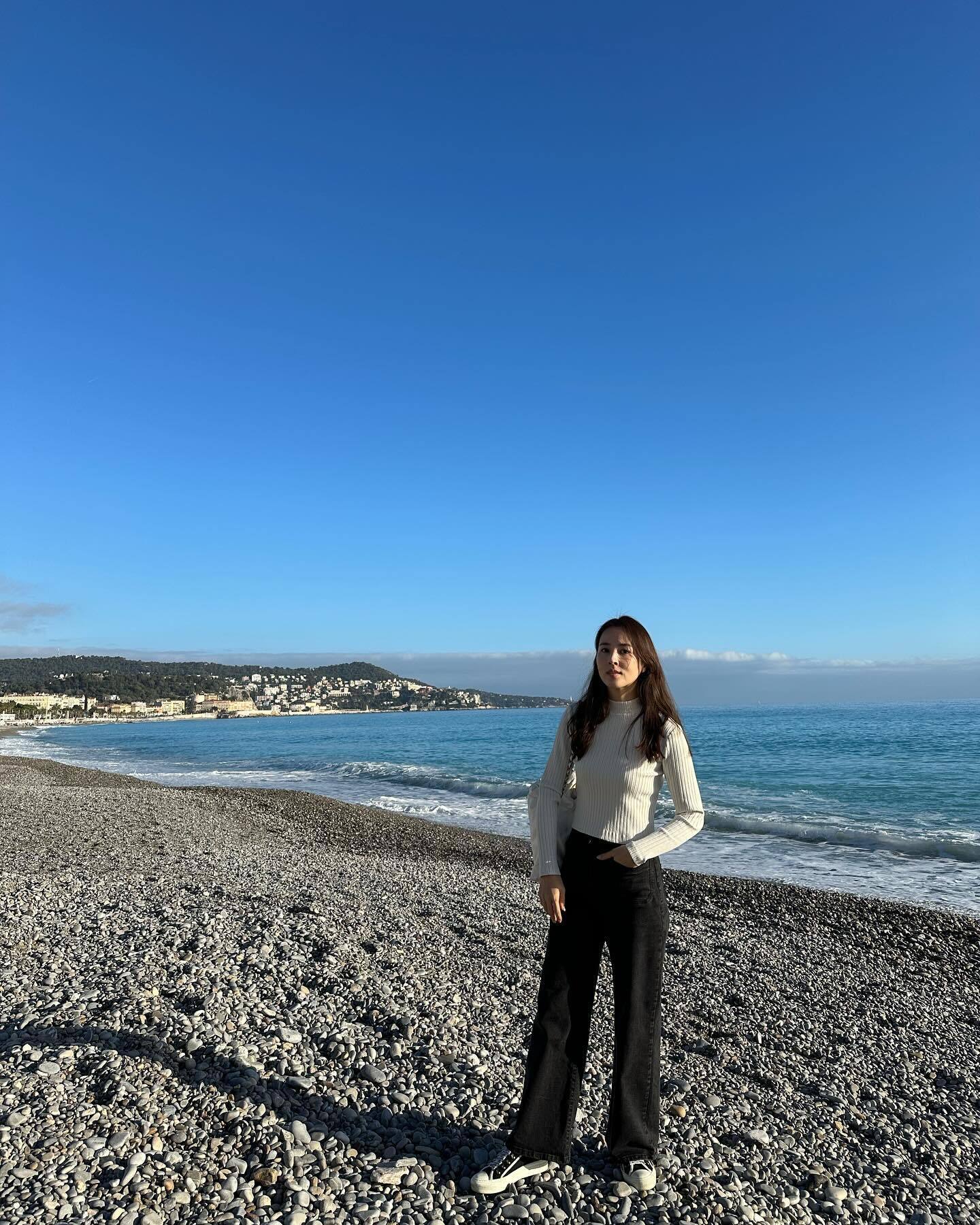 استایل خاص بانو سوسانو و دخترش در ساحل دریا+ عکس