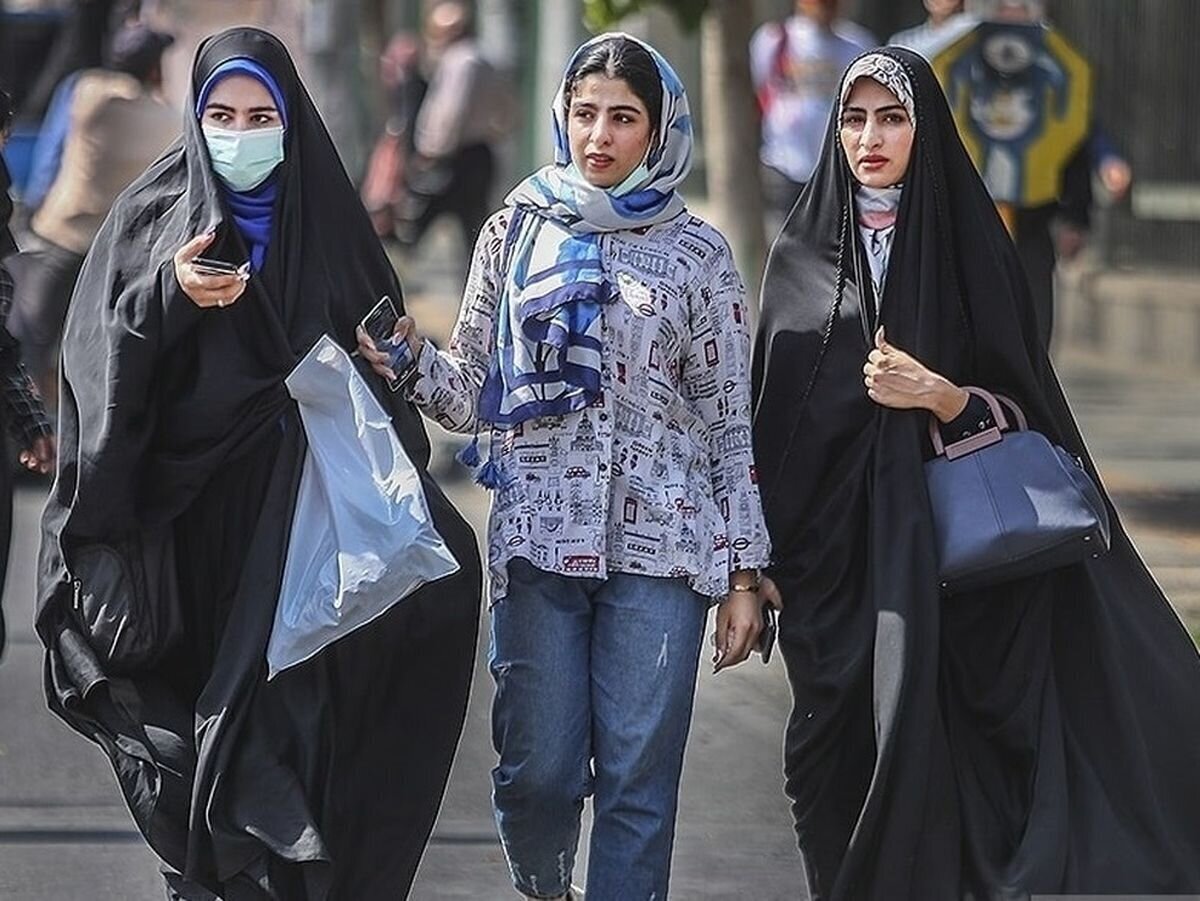 کارشناس صداوسیما: پس از این که سردار رادان گفت از شنبه با بی‌حجابی برخورد می‌کنیم، میزان حضور زنان بی‌حجاب در خیابان نصف شد / در حال حاضر فقط ۸ درصد زنان روسری ندارند