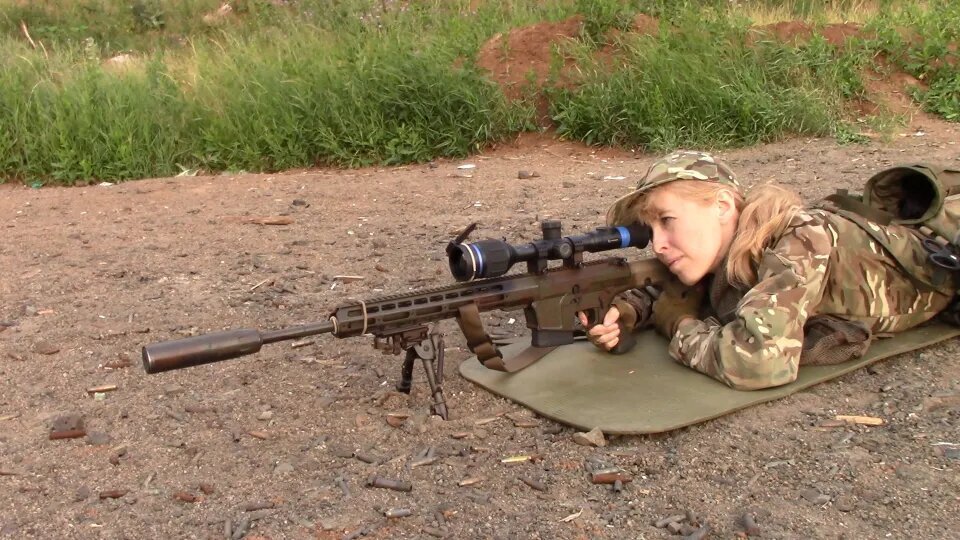 این زن تکتیرانداز میخواهد پوتین را بکشد!+ تصاویر این زن تکتیرانداز میخواهد پوتین را بکشد!+ تصاویر