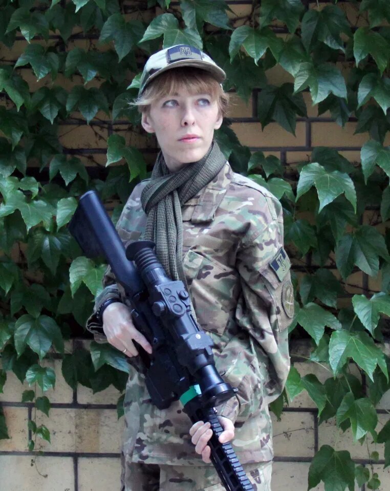 این زن تکتیرانداز میخواهد پوتین را بکشد!+ تصاویر این زن تکتیرانداز میخواهد پوتین را بکشد!+ تصاویر