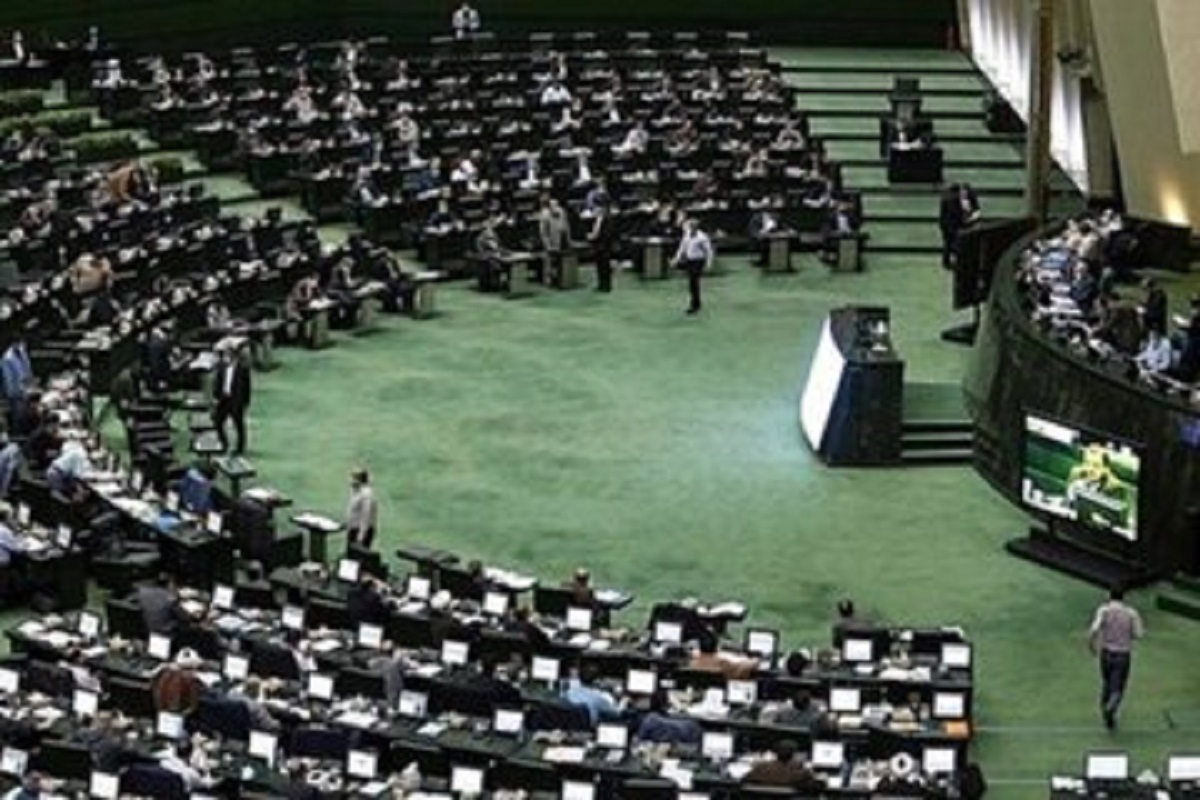 دردسر وعدههای بلاتکلیف برای مجلس انقلابی دردسر وعدههای بلاتکلیف برای مجلس انقلابی