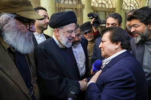 آقای عباس قادری، رفته بودی زیارت یا که چشمچرونی؟ آقای عباس قادری، رفته بودی زیارت یا که چشمچرونی؟