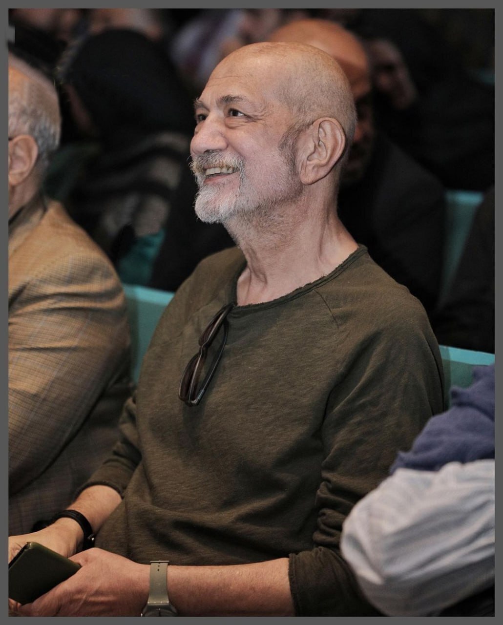 ظاهر عجیب آتیلا پسیانی در مراسم نکوداشتش+عکس ظاهر عجیب آتیلا پسیانی در مراسم نکوداشتش+عکس